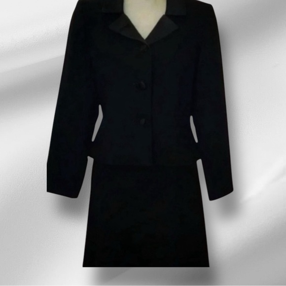 ATRIUM COLLECTION Vintage 2pc Black Skirt Suit w/ Satin V-Neck Collar Size 10 - Picture 2 of 7